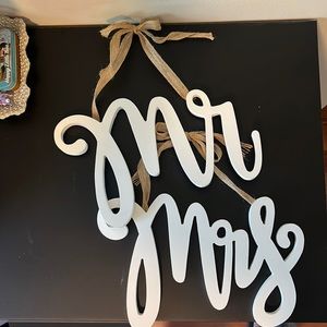 Mr & Mrs wood hanging text